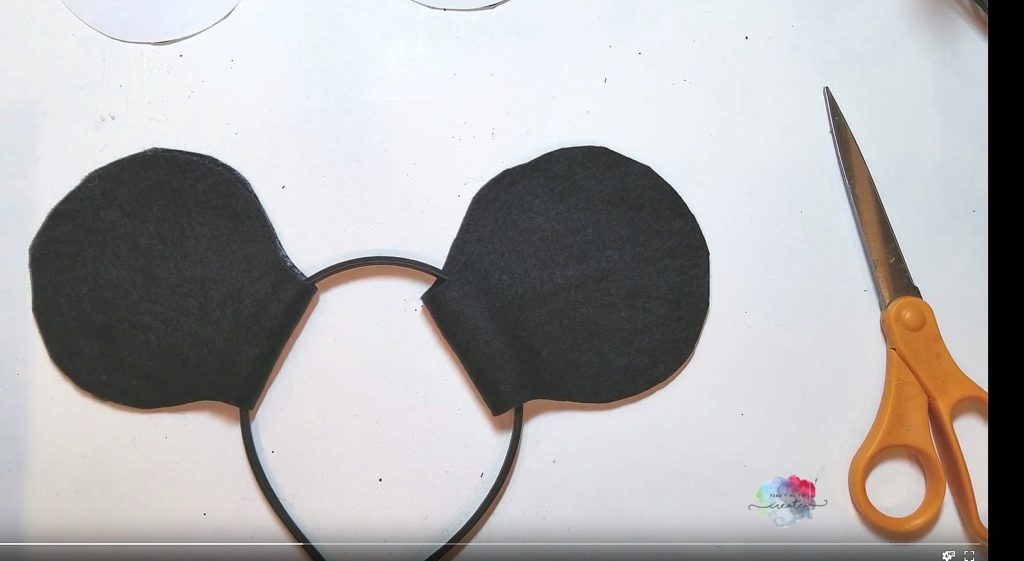 DIY Halloween Mickey Mouse Ears